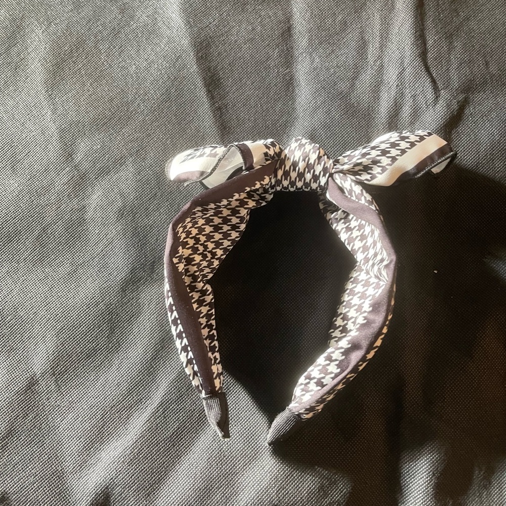 Classic Black & White Houndstooth Knot Headband